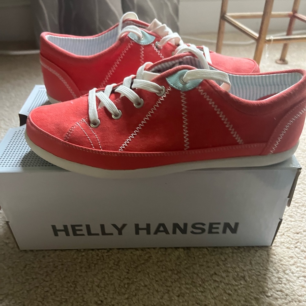 Helly Hansen women’s size 7 sorbet color sneakers